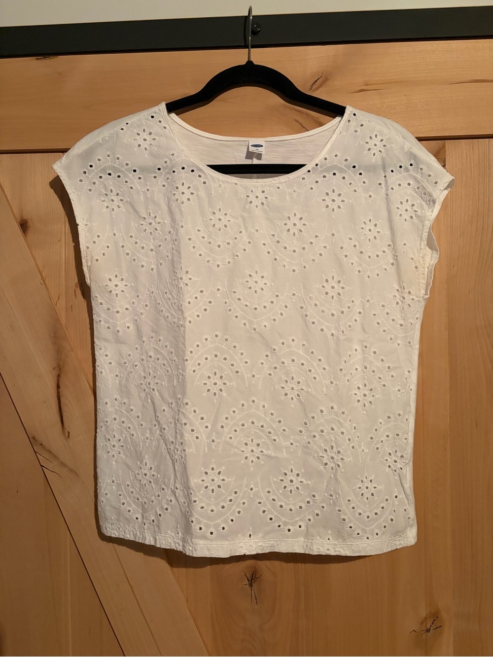 Old Navy White Eyelet Cap Sleeve Shirt